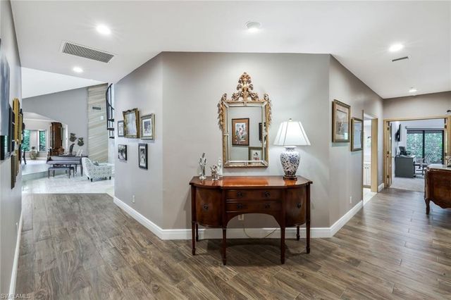 730 BAY TREE CT, Naples, FL 34108