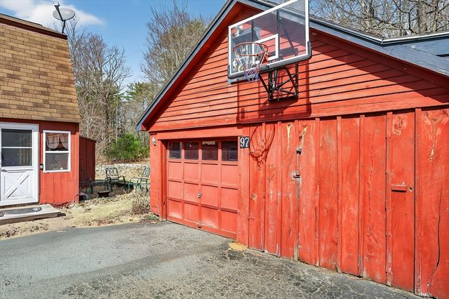 97 Wickaboag Valley Rd, West Brookfield, MA 01585