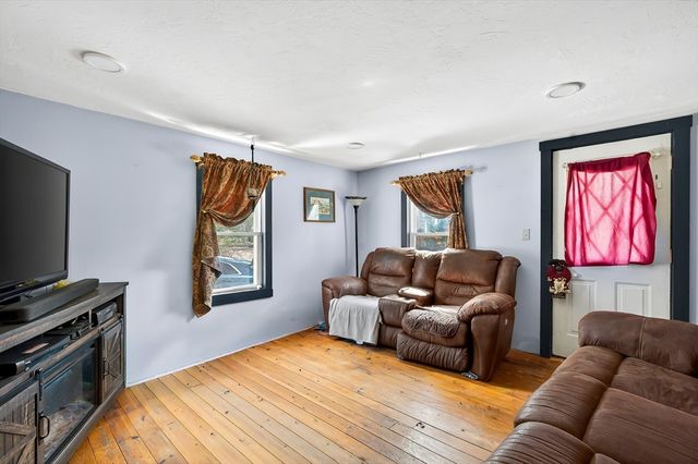 97 Wickaboag Valley Rd, West Brookfield, MA 01585