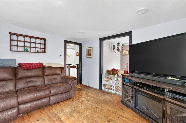 97 Wickaboag Valley Rd, West Brookfield, MA 01585