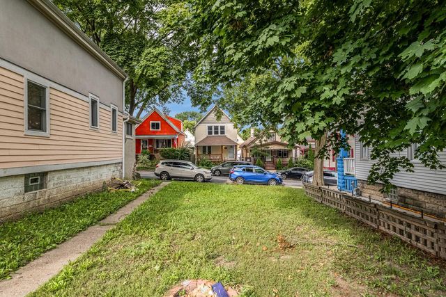 736 S 36th STREET, Milwaukee, WI 53215