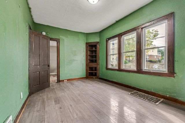 736 S 36th STREET, Milwaukee, WI 53215