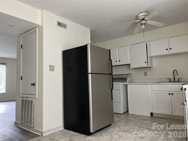 1911 Smoke Ridge Court 5, Charlotte, NC 28210
