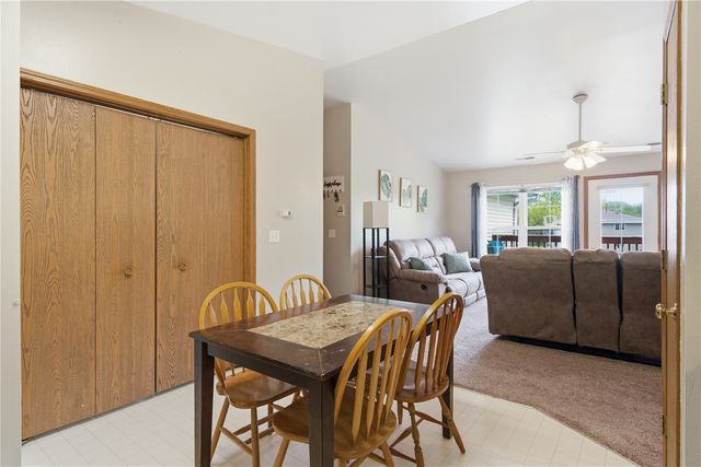 74 Miller Avenue SW 8, Cedar Rapids, IA 52404