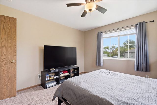 74 Miller Avenue SW 8, Cedar Rapids, IA 52404