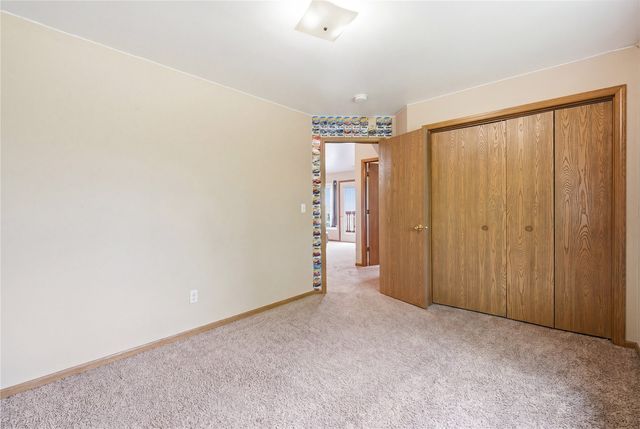 74 Miller Avenue SW 8, Cedar Rapids, IA 52404