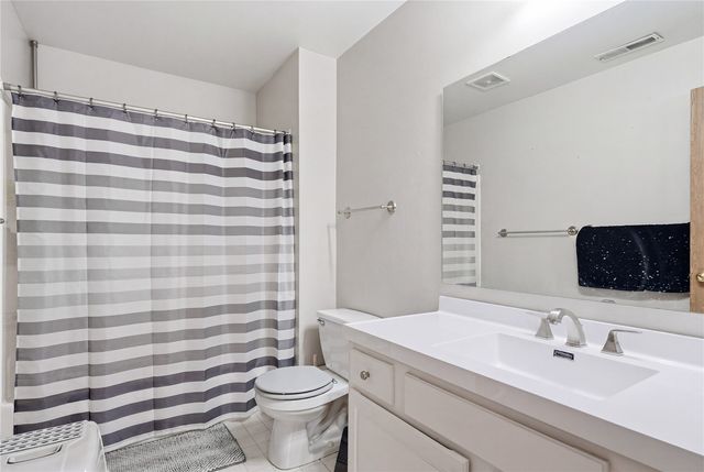 74 Miller Avenue SW 8, Cedar Rapids, IA 52404