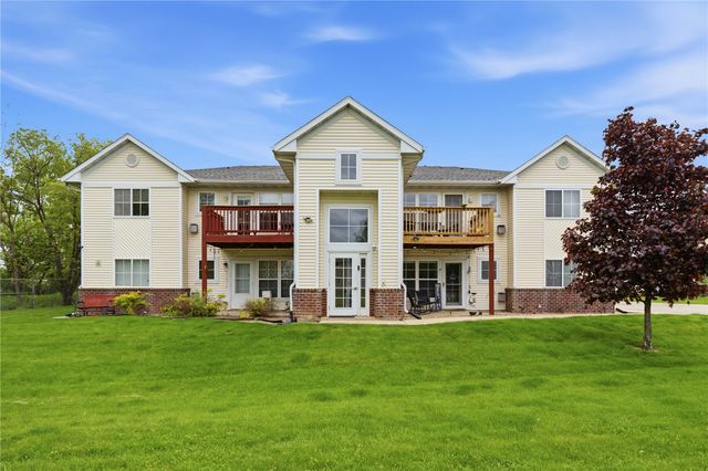 74 Miller Avenue SW 8, Cedar Rapids, IA 52404