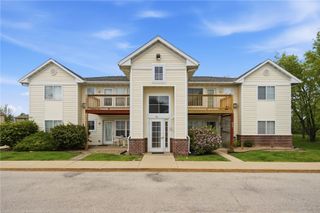 74 Miller Avenue SW 8, Cedar Rapids, IA 52404
