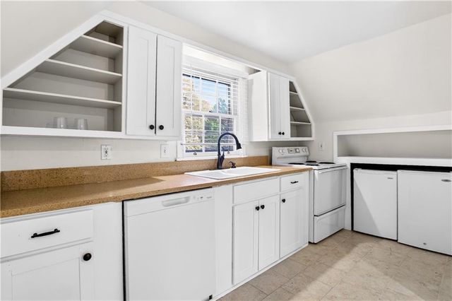 613 Pelham NE Road, Atlanta, GA 30324