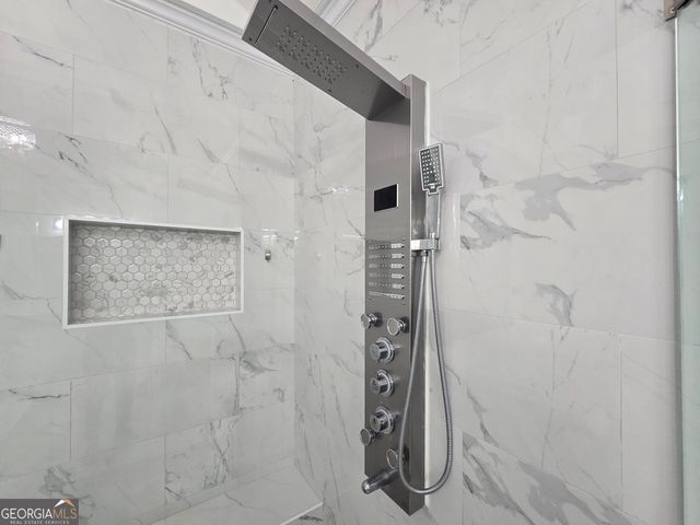 265 Lily Cove Drive, Loganville, GA 30052