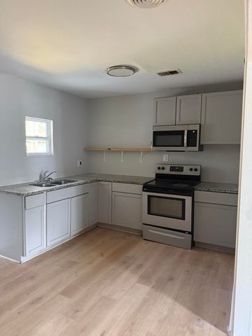 1630 Larry Street, North Charleston, SC 29406