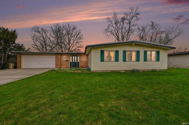 826 Whitehall Drive, South Bend, IN 46615