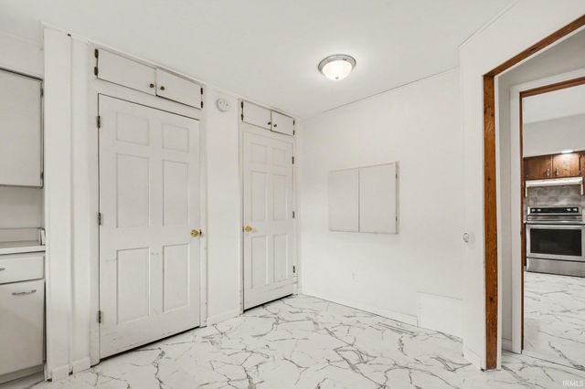 826 Whitehall Drive, South Bend, IN 46615