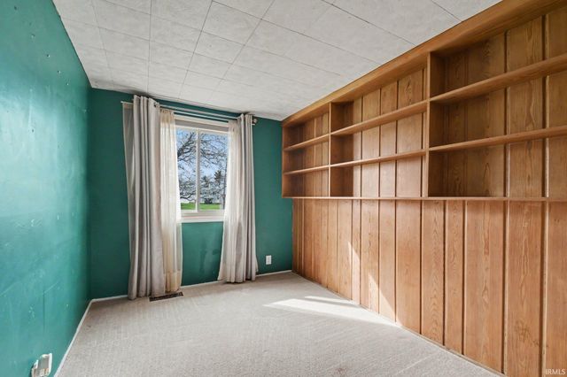 826 Whitehall Drive, South Bend, IN 46615