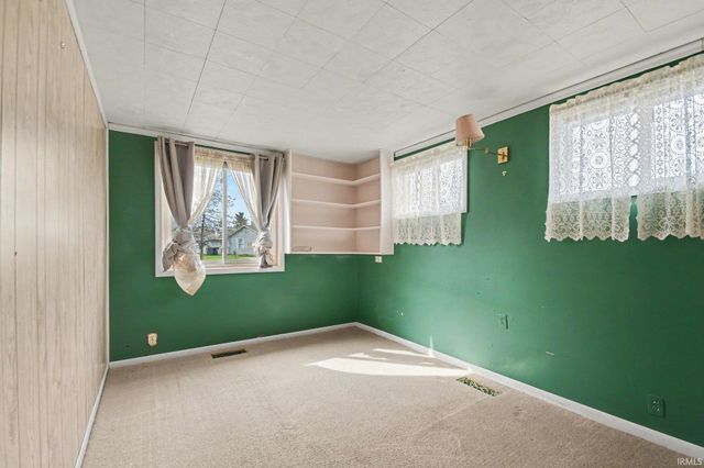 826 Whitehall Drive, South Bend, IN 46615