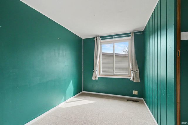 826 Whitehall Drive, South Bend, IN 46615