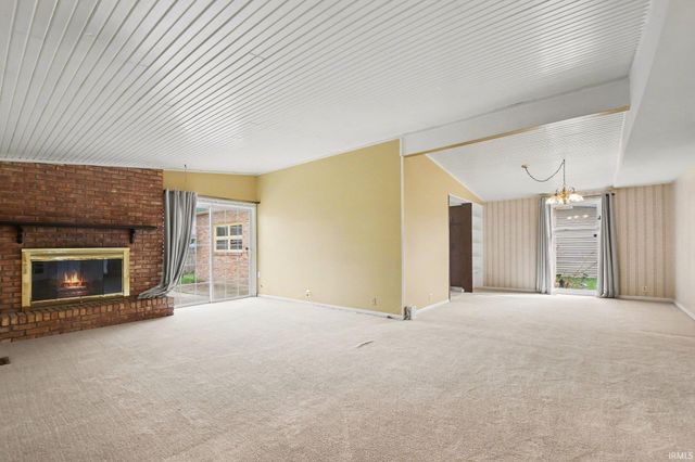 826 Whitehall Drive, South Bend, IN 46615
