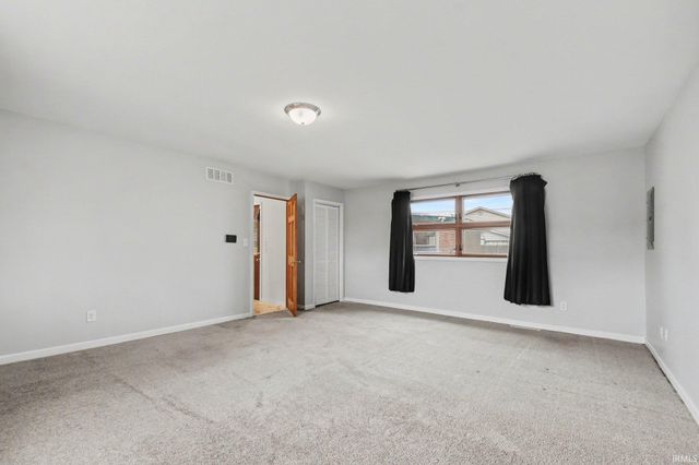 826 Whitehall Drive, South Bend, IN 46615