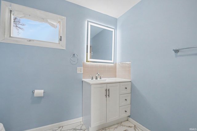 826 Whitehall Drive, South Bend, IN 46615