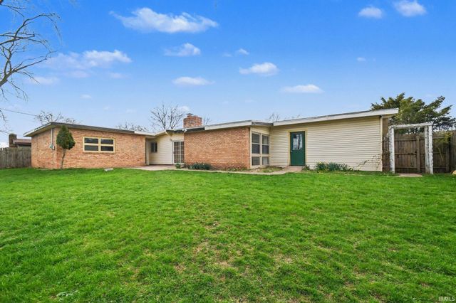 826 Whitehall Drive, South Bend, IN 46615