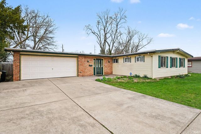 826 Whitehall Drive, South Bend, IN 46615