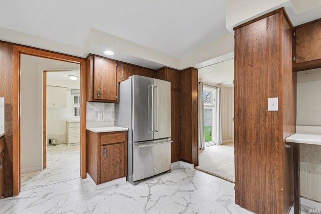 826 Whitehall Drive, South Bend, IN 46615