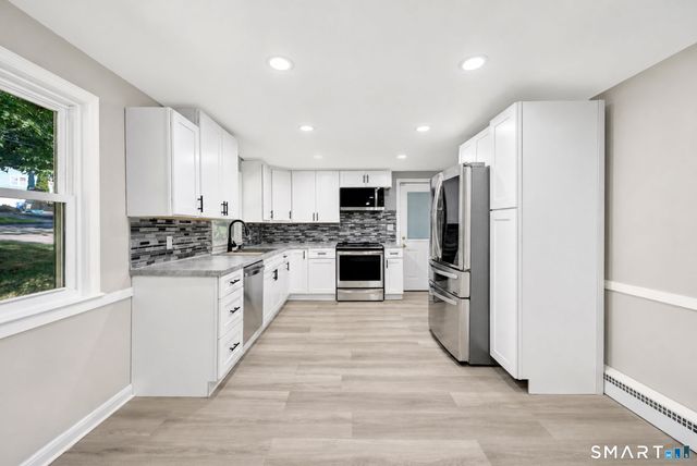 110 Greenwood Drive, Manchester, CT 06042