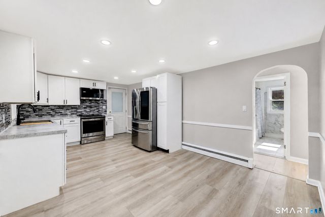 110 Greenwood Drive, Manchester, CT 06042