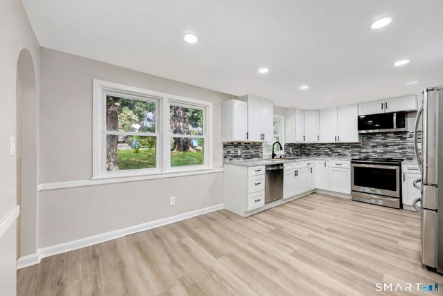 110 Greenwood Drive, Manchester, CT 06042