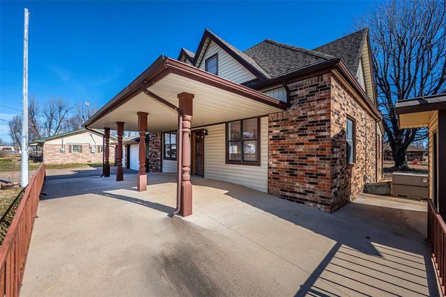 104 SE 2nd Street, Tuttle, OK 73089