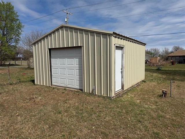 104 SE 2nd Street, Tuttle, OK 73089