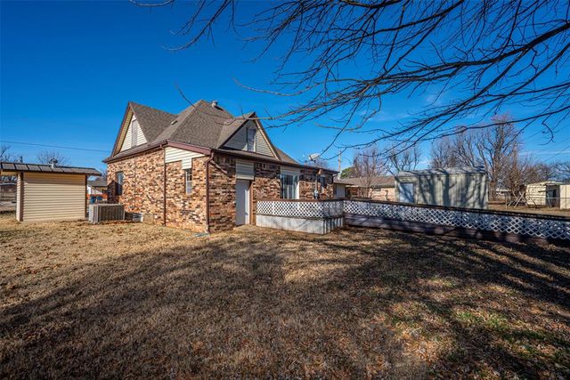 104 SE 2nd Street, Tuttle, OK 73089