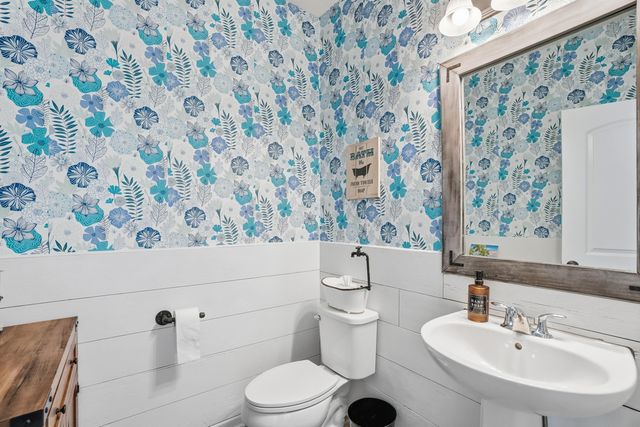 190 Rosewood Loop SW, Commercial Point, OH 43116