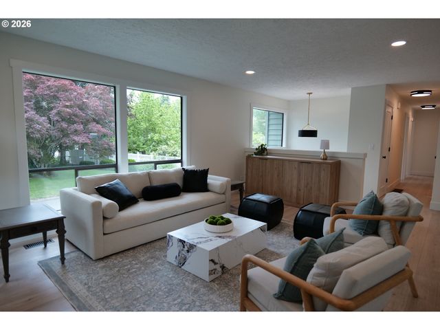 5682 Se BYRON Ct, Milwaukie, OR 97267