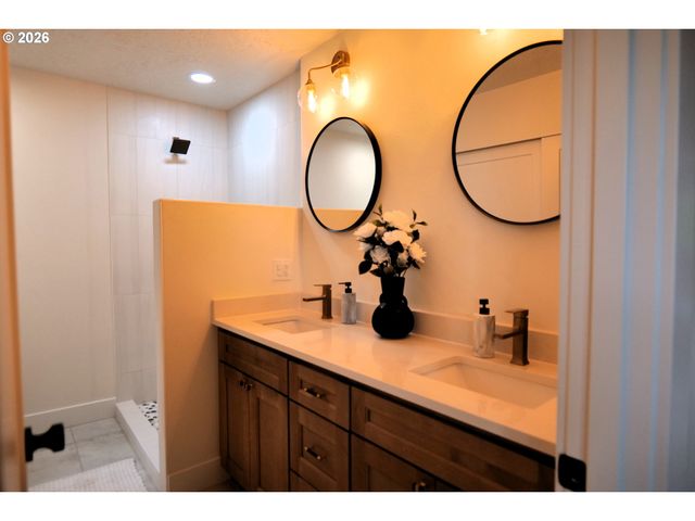 5682 Se BYRON Ct, Milwaukie, OR 97267