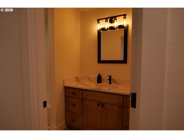 5682 Se BYRON Ct, Milwaukie, OR 97267