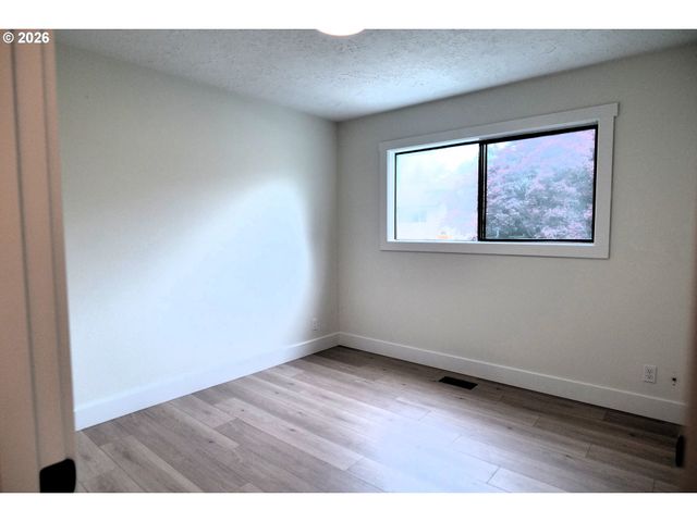 5682 Se BYRON Ct, Milwaukie, OR 97267
