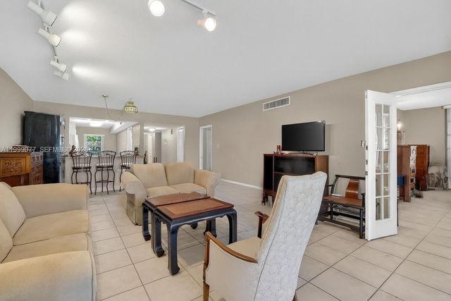 823 Cypress Blvd 104, Pompano Beach, FL 33069