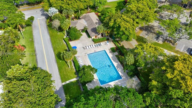 823 Cypress Blvd 104, Pompano Beach, FL 33069