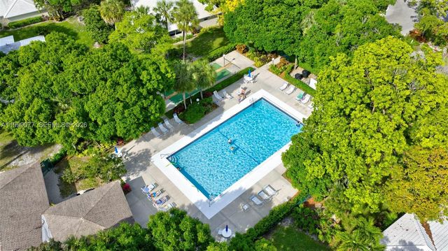 823 Cypress Blvd 104, Pompano Beach, FL 33069