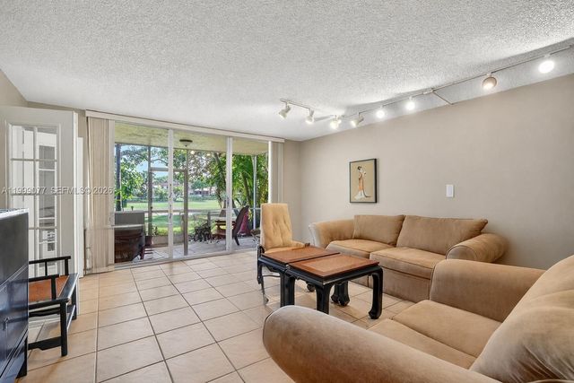 823 Cypress Blvd 104, Pompano Beach, FL 33069