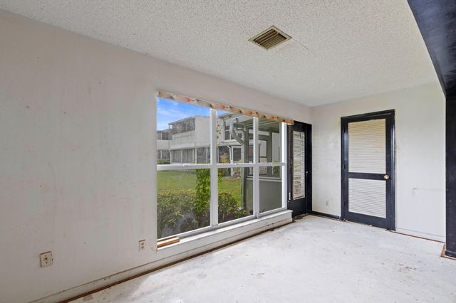 2805 SW 13th Street 37-d, Delray Beach, FL 33445