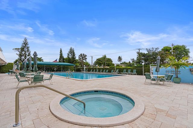 2805 SW 13th Street 37-d, Delray Beach, FL 33445