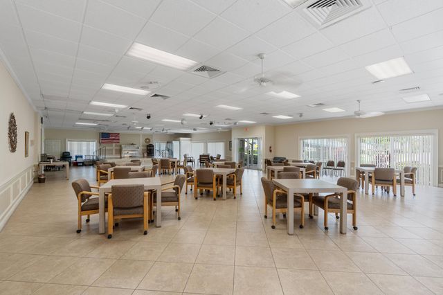 2805 SW 13th Street 37-d, Delray Beach, FL 33445