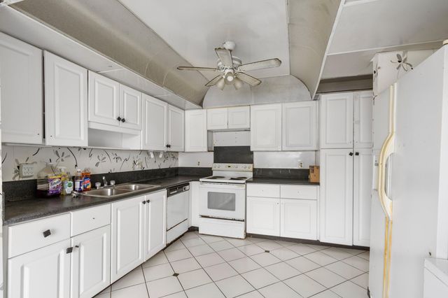 2805 SW 13th Street 37-d, Delray Beach, FL 33445