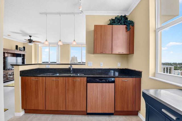 625 Casa Loma Boulevard 1002, Boynton Beach, FL 33435