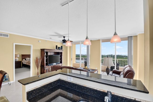 625 Casa Loma Boulevard 1002, Boynton Beach, FL 33435