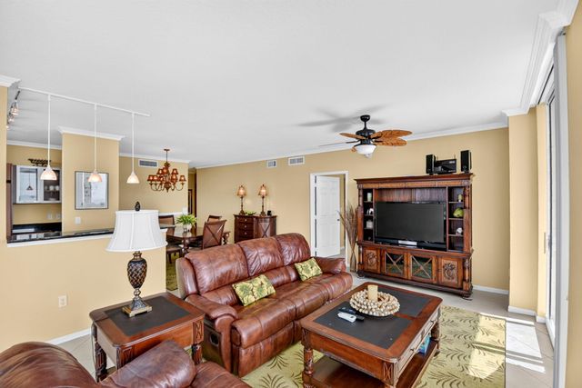 625 Casa Loma Boulevard 1002, Boynton Beach, FL 33435