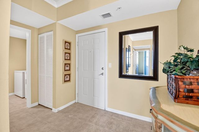 625 Casa Loma Boulevard 1002, Boynton Beach, FL 33435